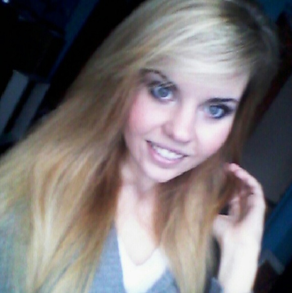 Meet your Posher, Kayla