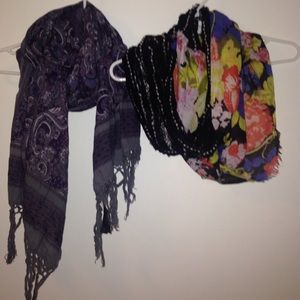 💃🏼 MOVING SALE 2 Scarves