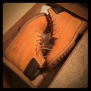 Wheat timberland boots size 7 in women's