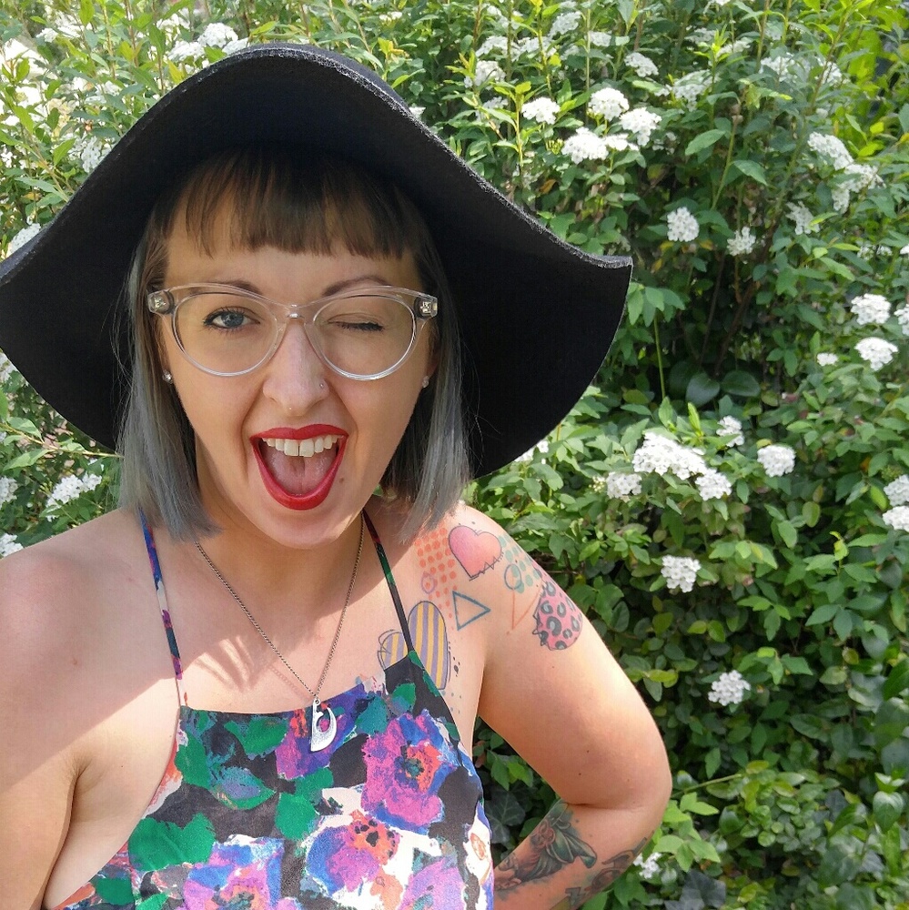 Meet your Posher, Nina
