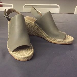 Caslon "Sutton" Slingback Wedges