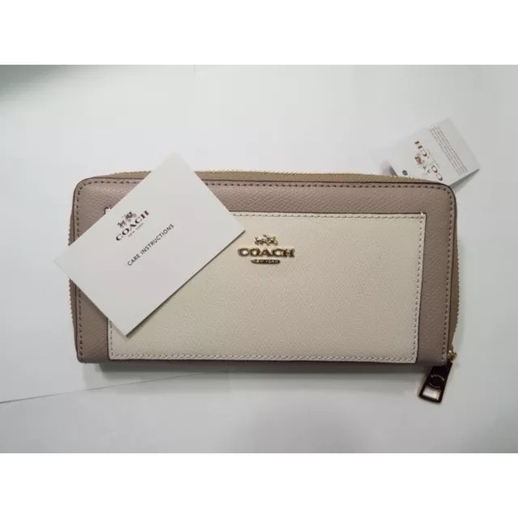 NWT Coach Wallet F53838 $265+ - Picture 1 of 4