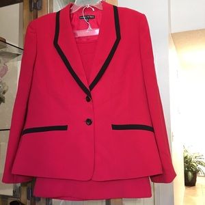 Preston & York Women's suit