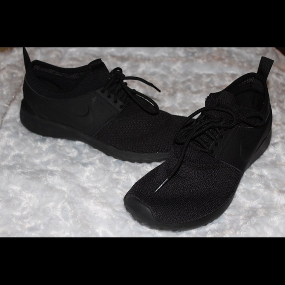 Nike juvenate women size 6