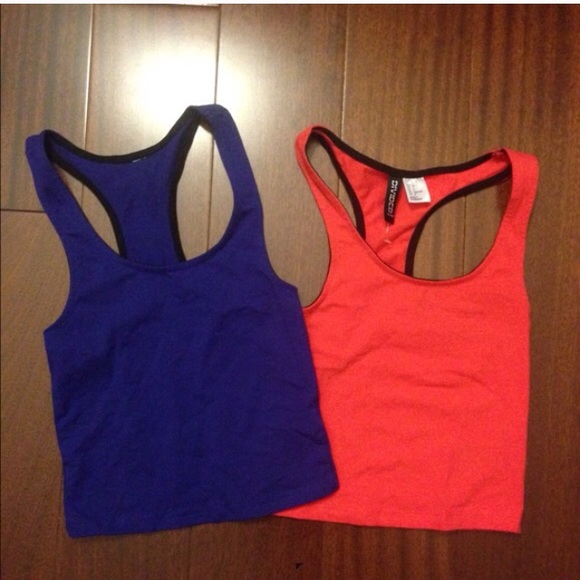 Bundle of TWO Crop top tanks - Picture 2 of 3