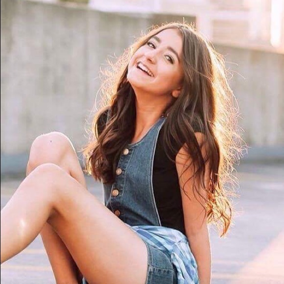 Meet your Posher, Jeannette - Picture 3 of 3