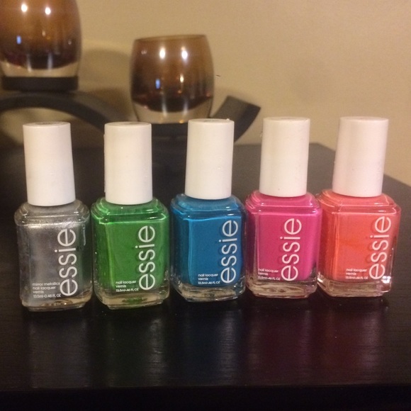 Final sale!!!  bundle Essie nailpolish💅🏼