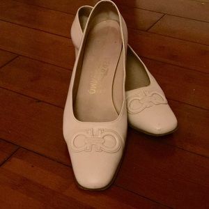 Ferragamo Beige Pumps Size 8