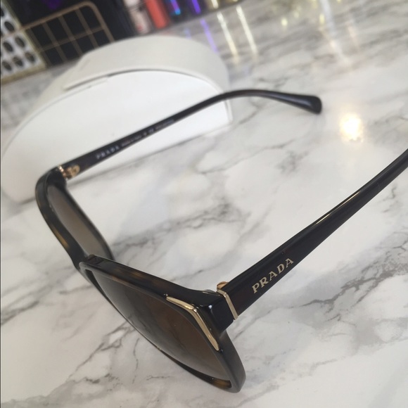 AUTHENTIC PRADA SUNGLASSES - Picture 3 of 3