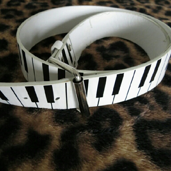 Piano belt