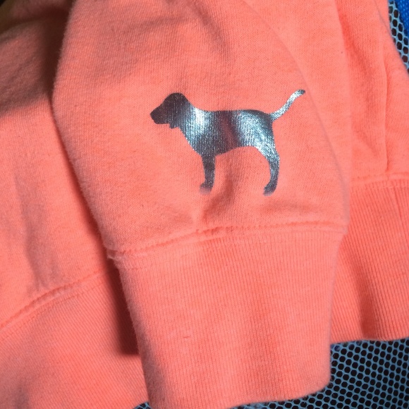 Vs PINK crewneck - Picture 3 of 3