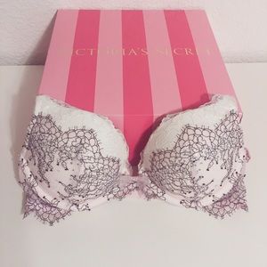 Victoria's Secret • Body by Victoria push up bra