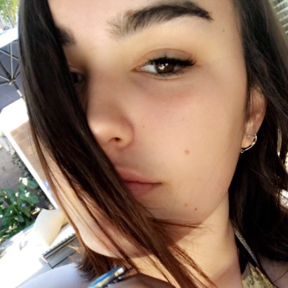 Meet your Posher, Holly