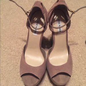 Tan Steve Madden wedges