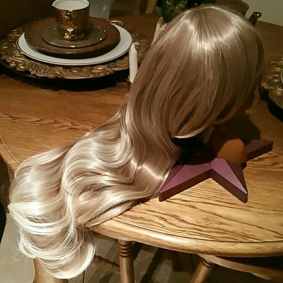 Beautiful Golden Blonde Beauty Wig