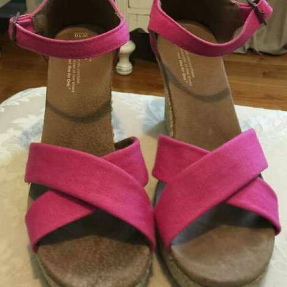 HELP IN SEARCH OF Pink Tom wedges in sz 11