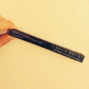 URBAN DECAY eyeliner