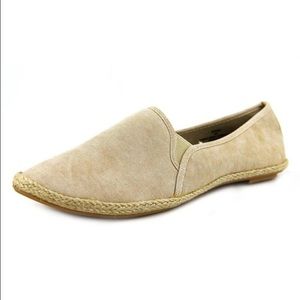 Steve Madden Canvas Flats W/out Box
