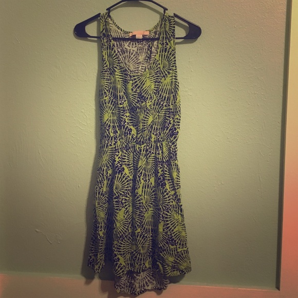 Cute dress , cut out back