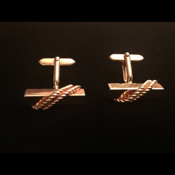 VINTAGE GOLD TONE BRAIDED DESIGN  CUFFLINKS - Picture 2 of 3