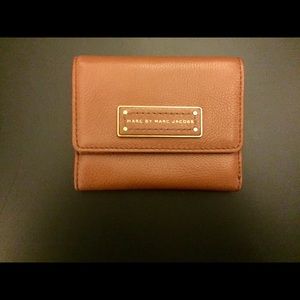 Marc Jacobs chestnut wallet