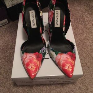 Steve Madden Floral Pumps🌷🌼🌺