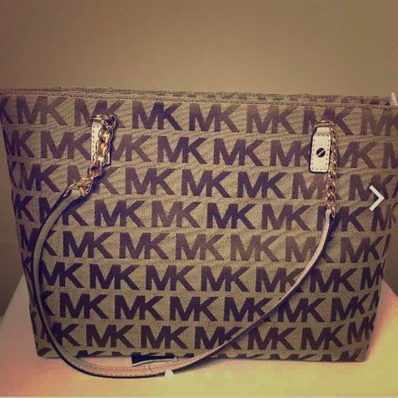 Authentic new mk bag!
