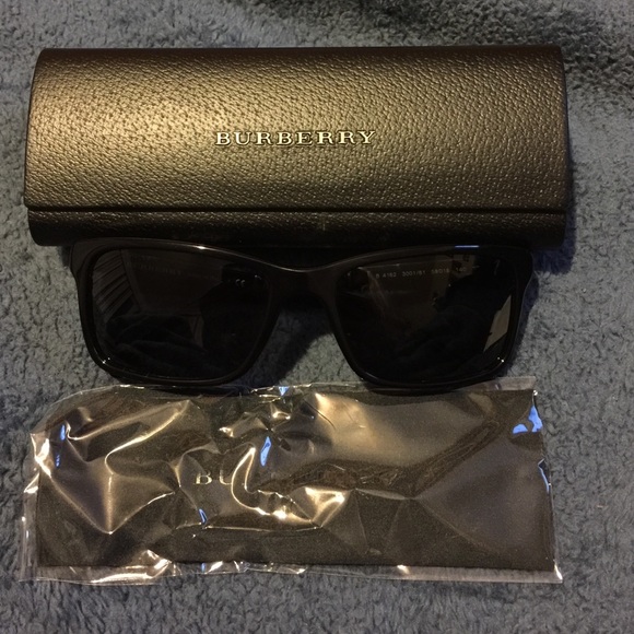 🌟SALE🌟Burberry sunglasses NEW