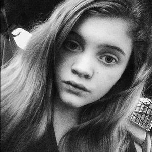 Meet your Posher, Stella