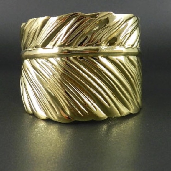 Boutique Jewelry - Feather cuff