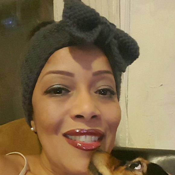 Meet your Posher, Mercedes - Picture 3 of 7