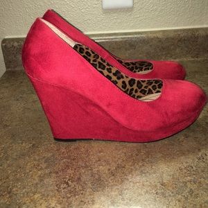 Red wedges