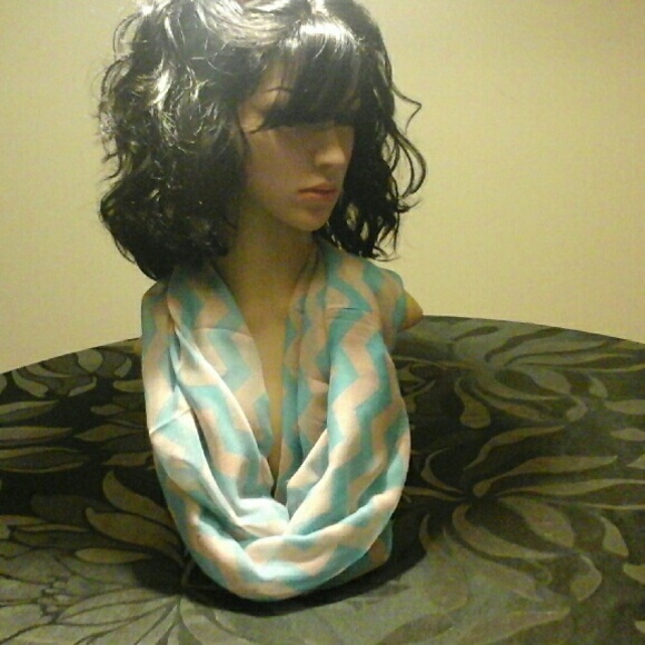 Scarves - Picture 3 of 4