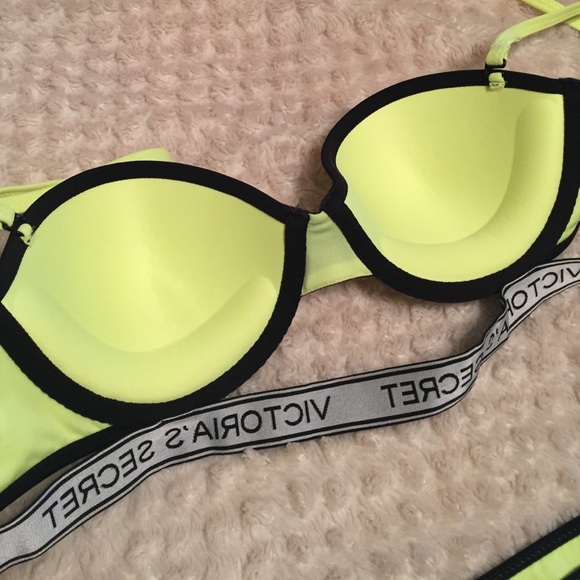 ❌SOLD❌ Victoria's Secret bikini Triangl style - Picture 2 of 4