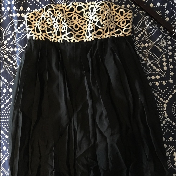 Lily Pulitzer strapless dress!