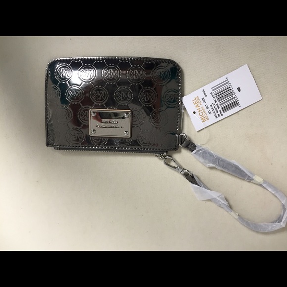 Michael Kors Jet Set Small Wristlet
