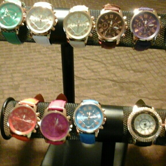 Jewelry - Picture 2 of 4