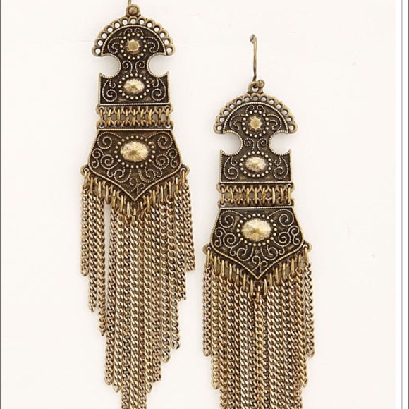Jewelry - NWOT BOHO FRINGE EARRINGS