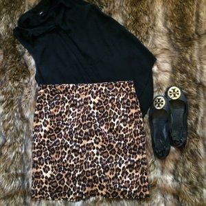 Moving sale🏡Gap Cheetah print skirt