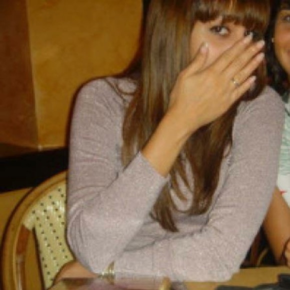 Hi 👋🏼  & Welcome to My Closet! 😘 - Picture 6 of 7