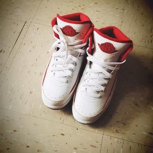 Jordan retro 2s
