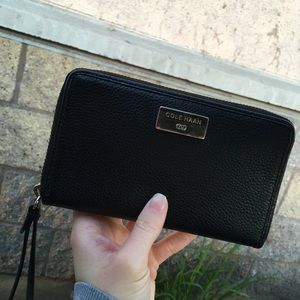 Cole Haan Wallet, fits iPhone 6! Black color