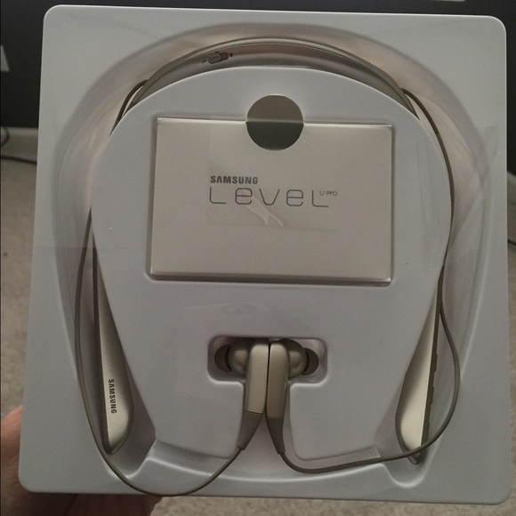 SOLD Samsung Level UPro Wireless Headphones - Picture 4 of 4