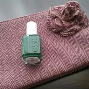 Essie Going Incognito