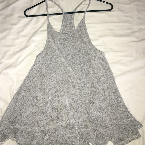 Loose and flowy gray tank top😍