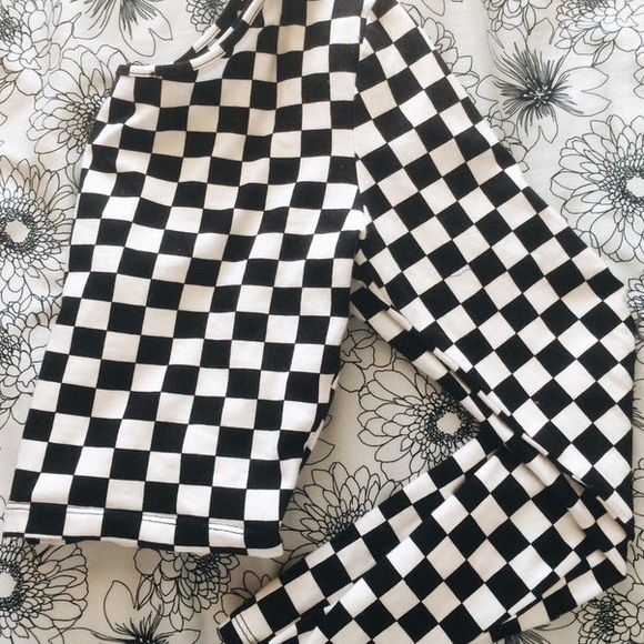 NWT Checkered Crop Top with Long Sleeves
