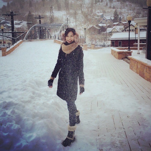 Meet your Posher, Tiffany - Picture 2 of 4