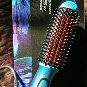 Straightening/curling brush