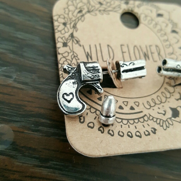 Gun and Bullet Earrings(Lowest) - Picture 4 of 4