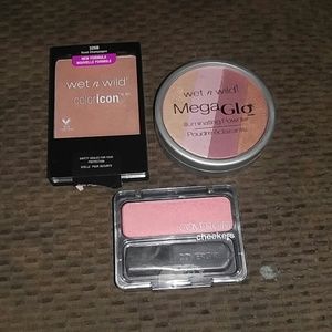Face bundle: WetNWild and Covergirl